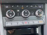 Škoda Karoq (2023) 2.0 TDi, TOUR, DSG, TZ, navi - náhled 16