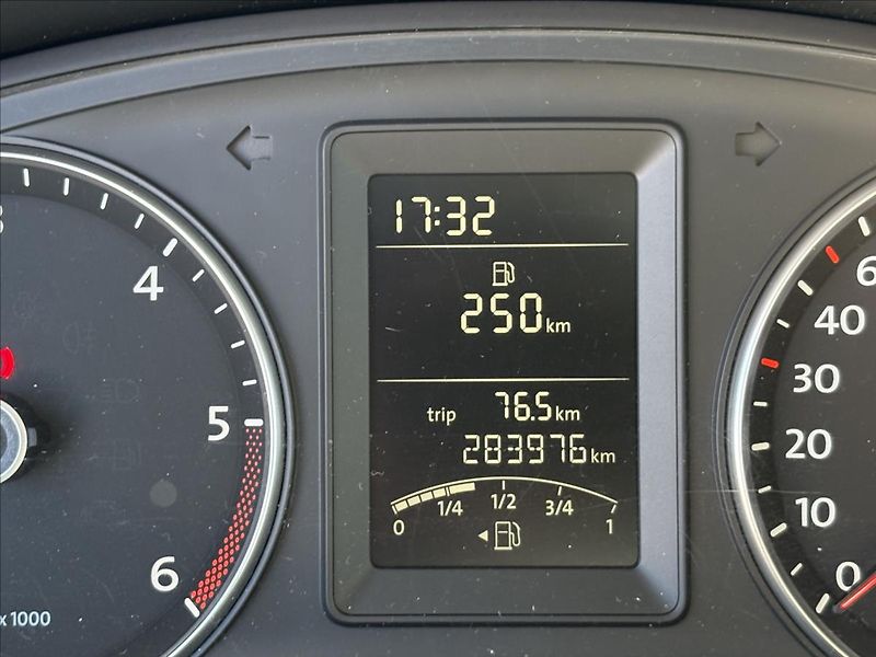 Volkswagen California 2,0 TDi103kW Beach,1.Maj,Servi - fotka 14 z 34