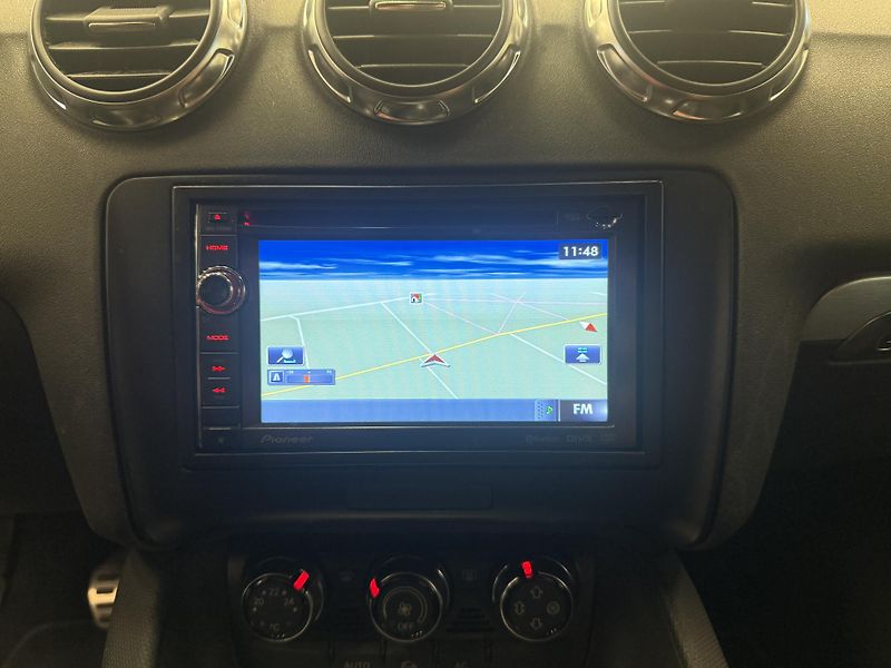 Audi TT S-line 1.8 TFSI 118 kW - fotka 11 z 19