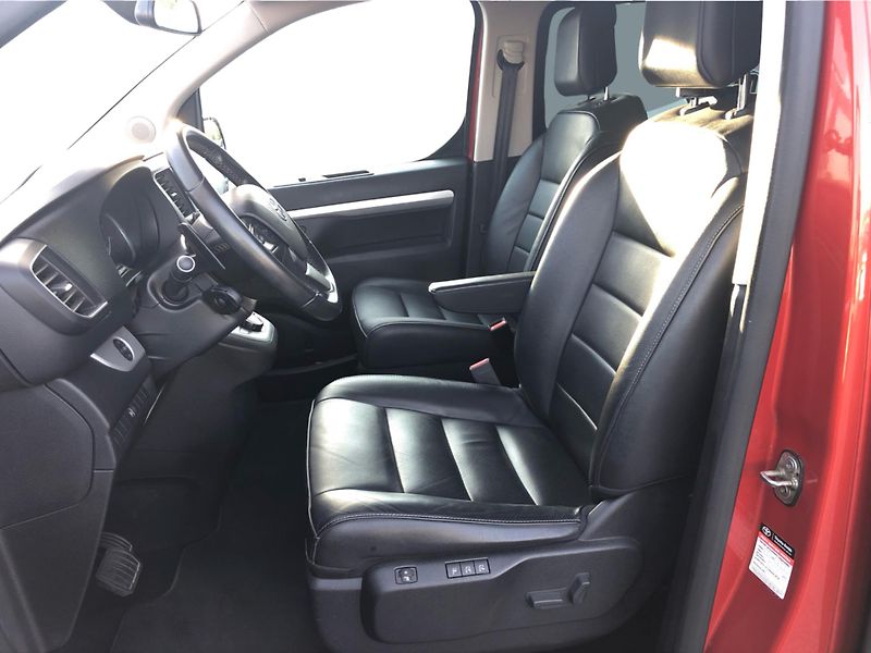 Toyota ProAce 2.0D4-D VIP AT L1 - fotka 11 z 29