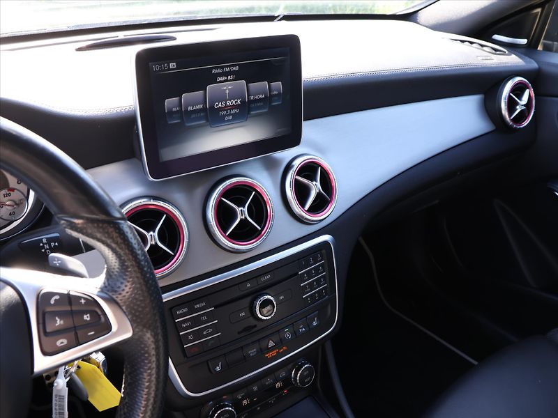 Mercedes-Benz CLA 2,0 250 160kW 4M AMG Sport SB - fotka 21 z 37