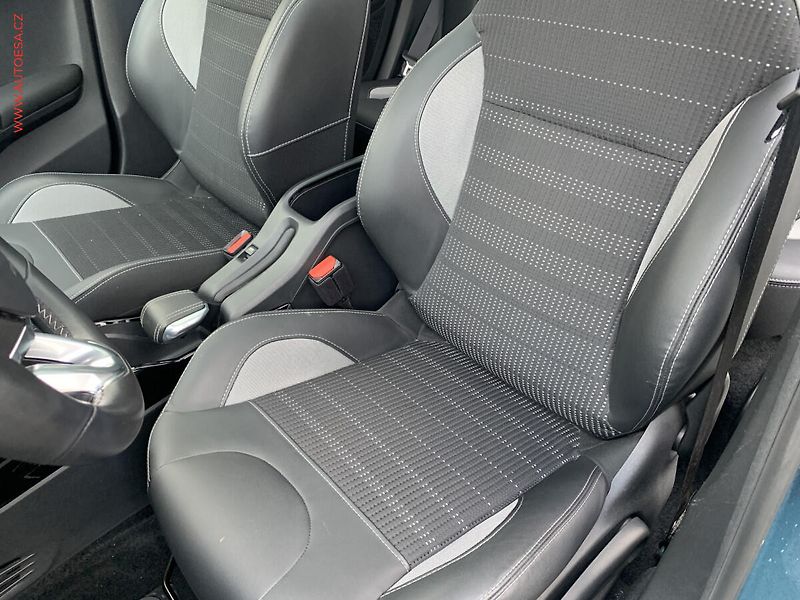 Peugeot 2008 (2016) 1.6 HDi, 1.maj,ČR, Allure - fotka 9 z 18