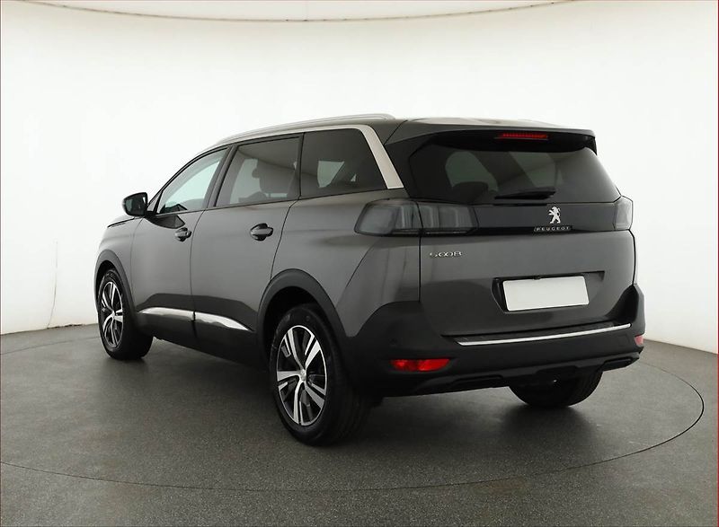 Peugeot 5008 (2021) Allure PureTech 130 - fotka 4 z 21