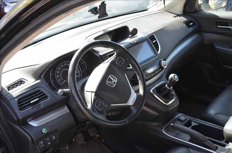 Honda CR-V (2015) 1,6 D - fotka 17 z 26
