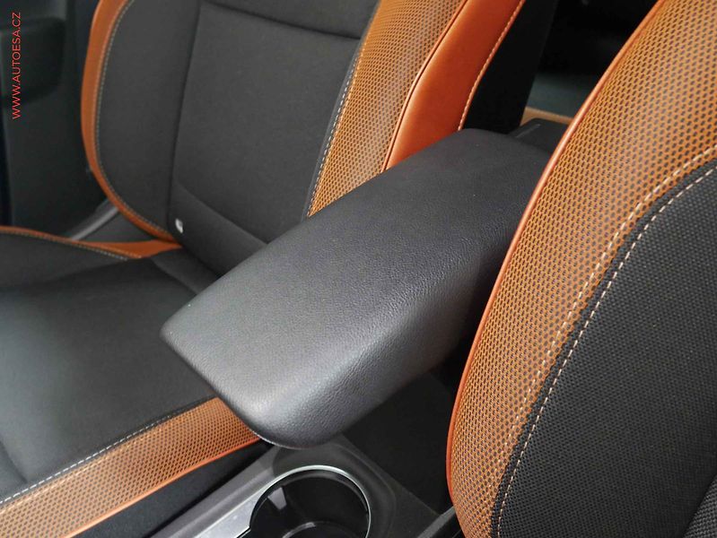 Renault Captur (2020) 1.5 dCi, 1.maj,ČR, AT, navi - fotka 19 z 23