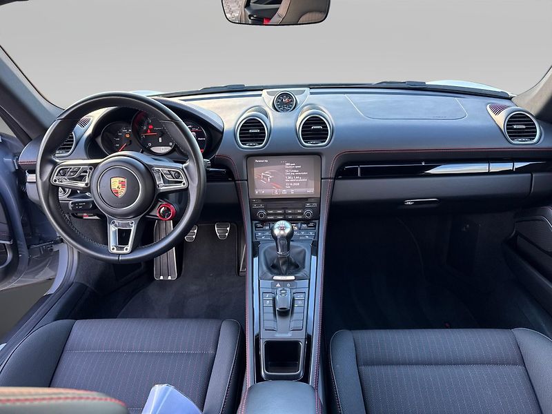 Porsche Cayman T - fotka 19 z 28