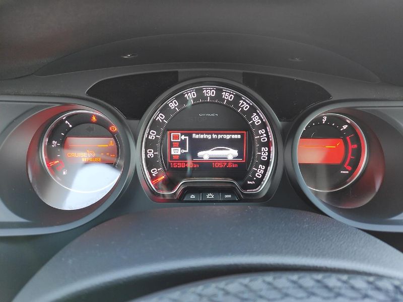 Citroën C5 (2014) 2.0HDI 140k EXCLUSIVE MAN6 HYD - fotka 19 z 43