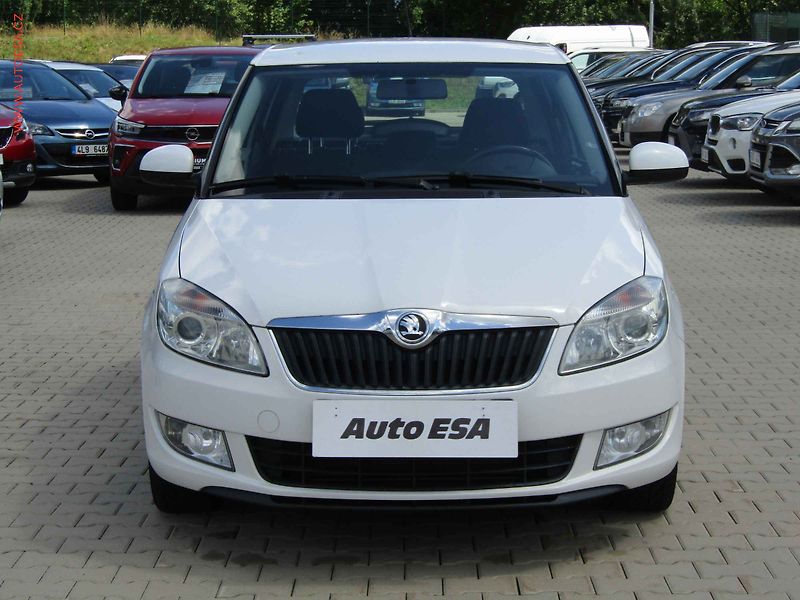 Škoda Fabia (2013) 1.6 TDi, ČR, AC, tempo, park - fotka 2 z 14
