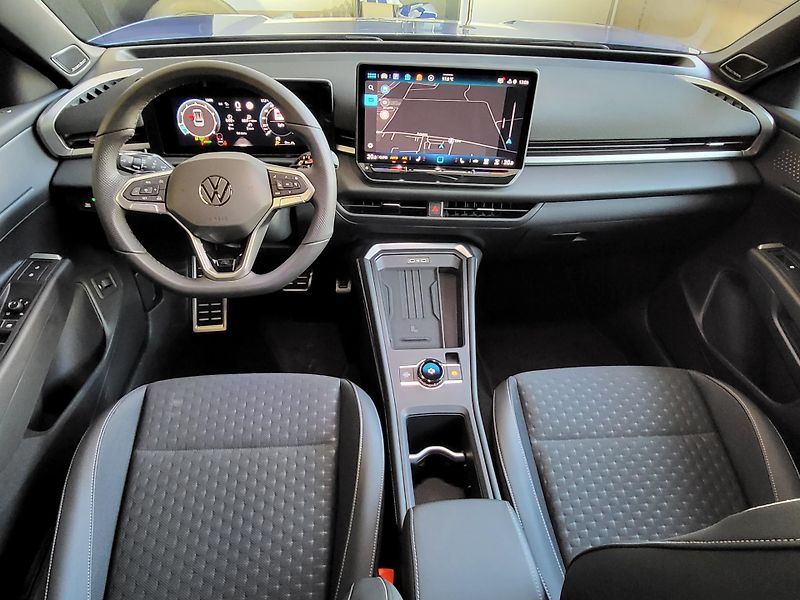 Volkswagen T-Roc (2026) R-Line 1,5 eTSI 110kW 7DSG - fotka 5 z 25