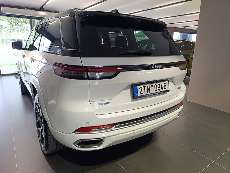 Jeep Grand Cherokee (2024) 4xe SUMMIT RESERVE PHEV - fotka 7 z 27