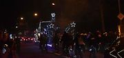 Stovky nazdobených a svítících aut projely centrem Prostějova při Vánoční jízdě 2023.