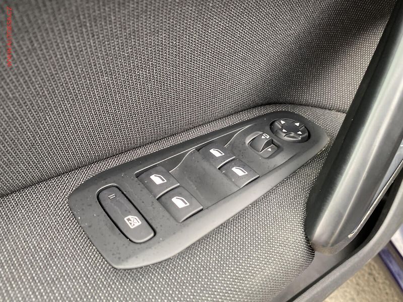 Peugeot 308 (2019) 1.2PT, Allure, AT, navi, TZ - fotka 13 z 18