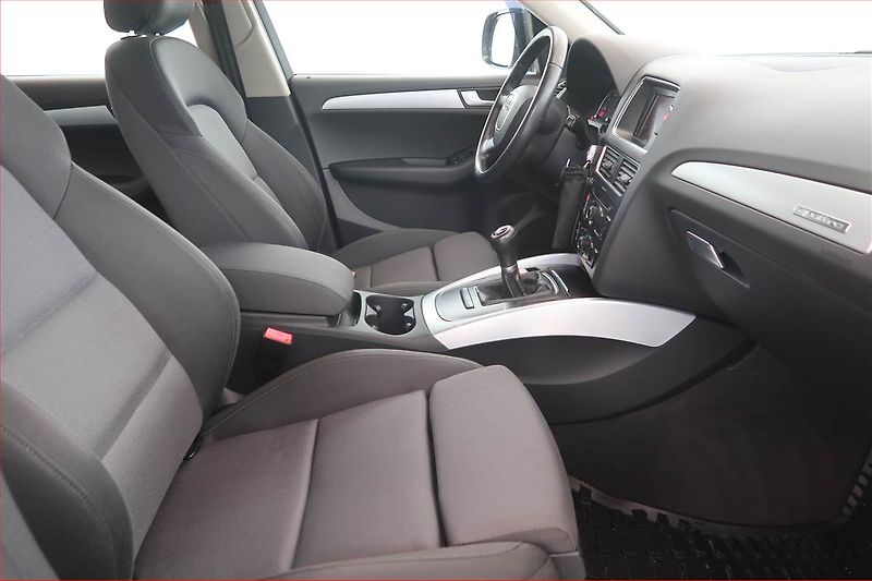 Audi Q5 (2009) 2.0 TDI, 4X4, Serv.kniha - fotka 9 z 15