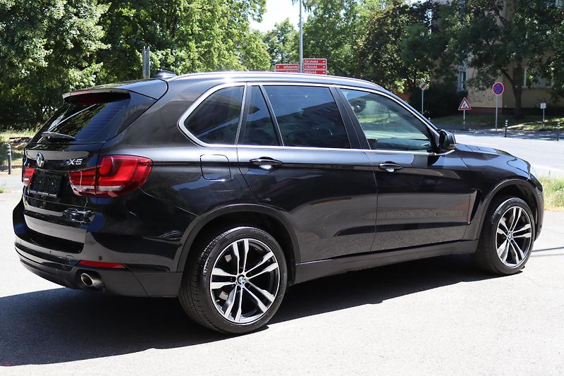 BMW X5 XDRIVE 30D F15 190kW - fotka 10 z 50