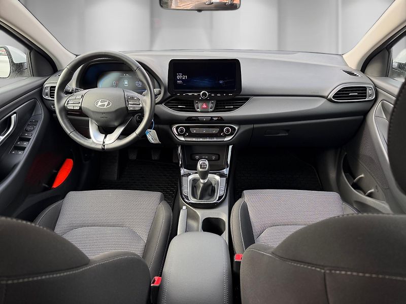 Hyundai i30 (2024) 1,0 T-GDi 74 kW SMART - fotka 19 z 23