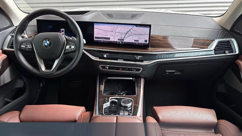 BMW X5 (2025) 30d VZDUCH 2VR SoftClose Tažné - fotka 4 z 11