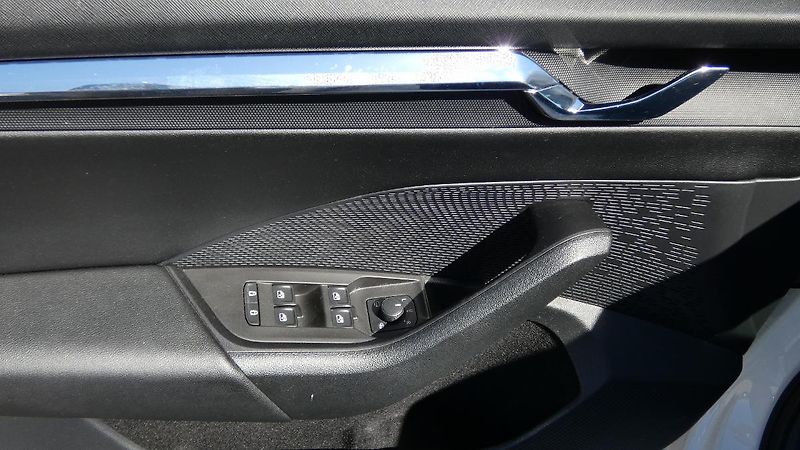Škoda Octavia Combi 1,5 TSI Style - fotka 9 z 24