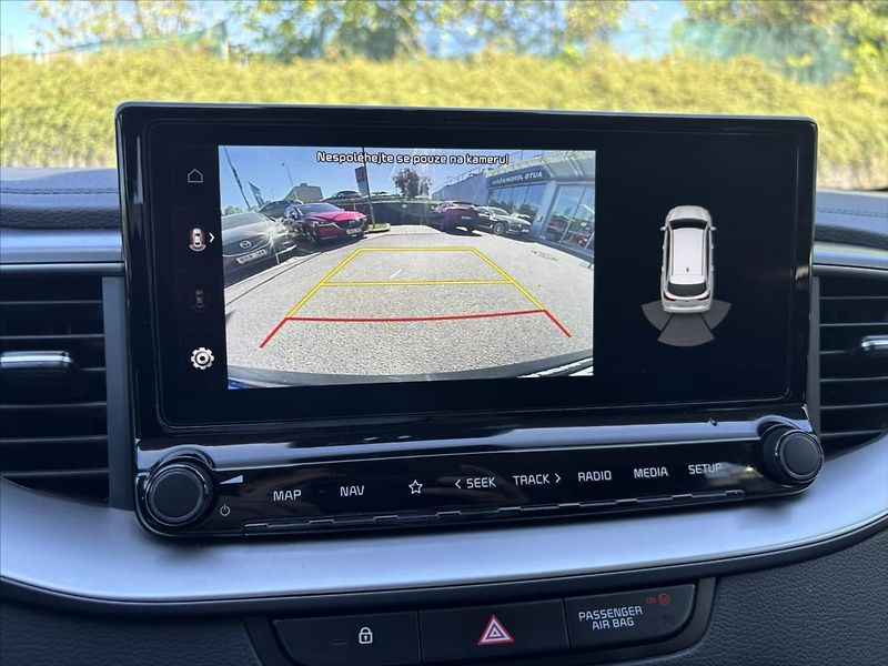 Kia Ceed 1,5 TGDi AT TOP PLNÝservisKIA - fotka 17 z 44