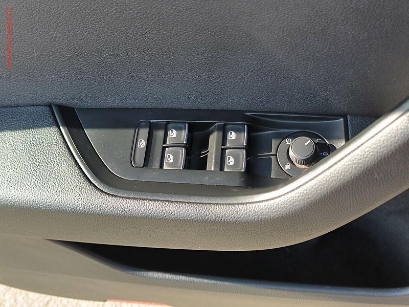 Škoda Superb (2015) 2.0 TDi, Style - fotka 17 z 17