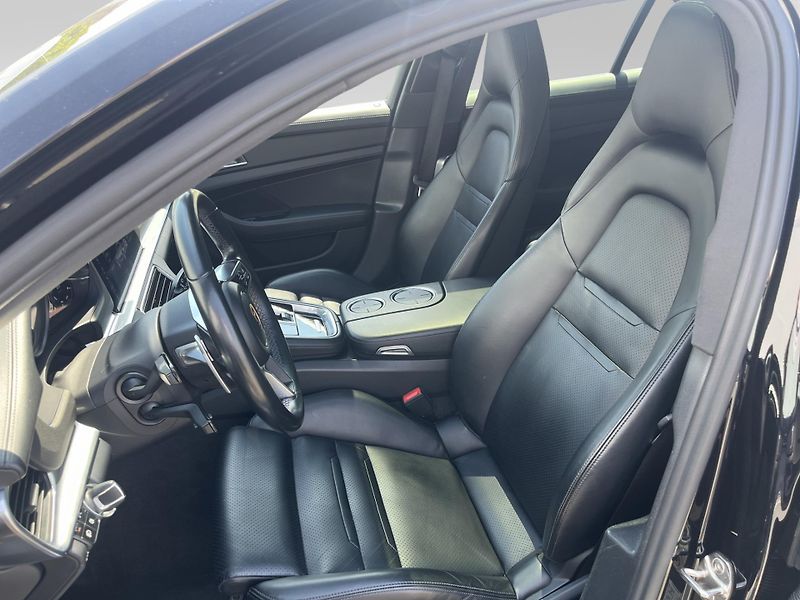 Porsche Panamera (2020) 4 SportTurismo - fotka 15 z 28