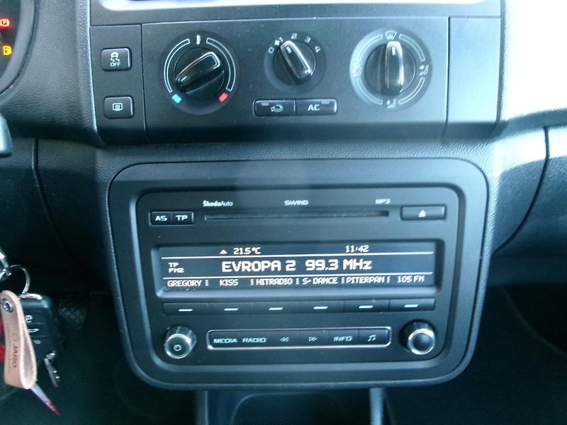 Škoda Roomster 1,6 TDI KLIMA PNEU - fotka 14 z 22