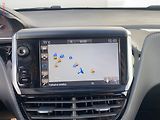 Peugeot 2008 (2016) 1.2PT, Allure, AT, navi - náhled 17