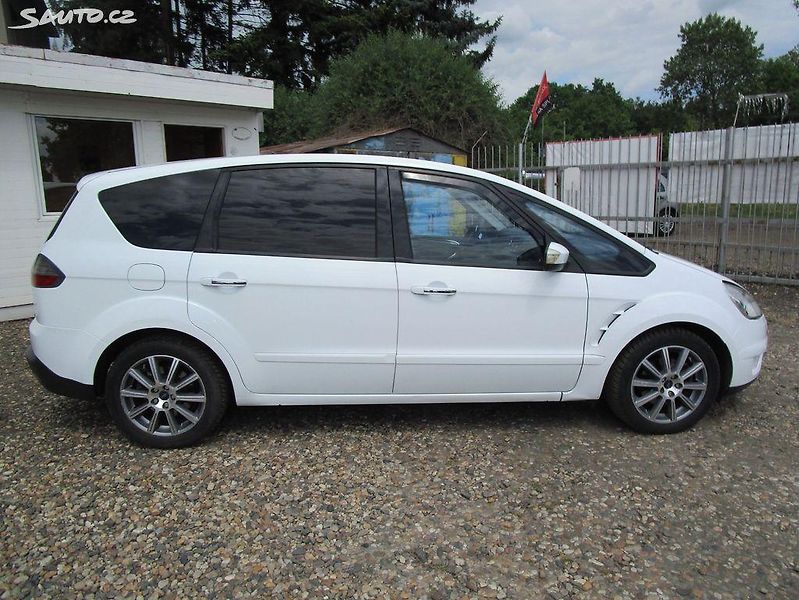 Ford S-MAX (2009) 2,0TDci-103KW-AUTOMAT - fotka 6 z 17