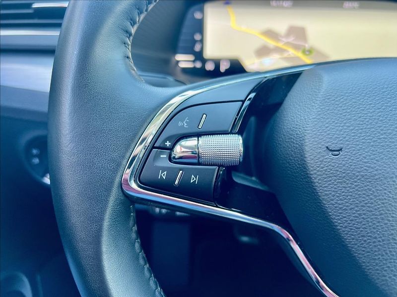 Škoda Superb 2,0 TDI DSG VIRTUAL ACC ZÁRUKA - fotka 26 z 48