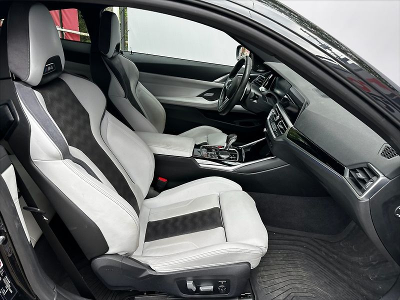 BMW M4 3,0 375kW-COMPETITION - fotka 12 z 46