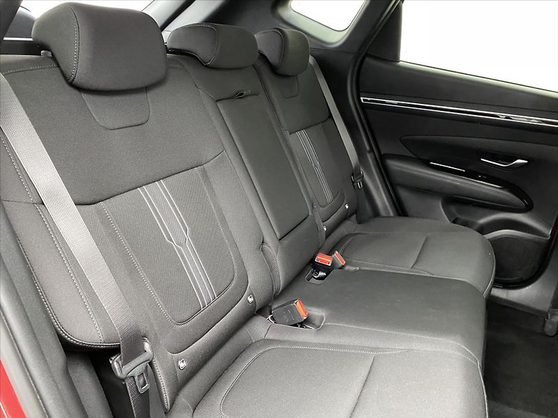Hyundai Tucson 1,6 CRDi 85kW SMART - fotka 7 z 28