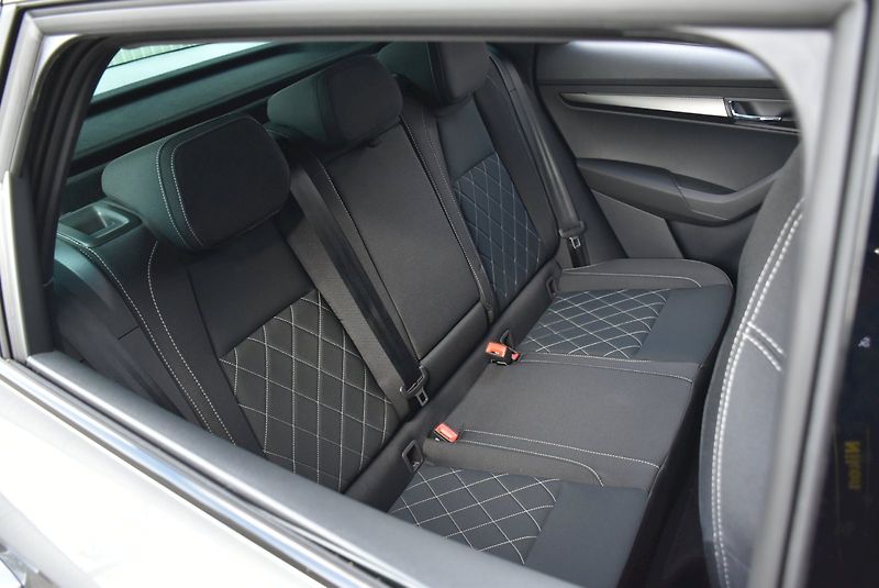 Škoda Karoq (2026) Sportline 1,5 TSI 110 kW 7° au - fotka 28 z 39