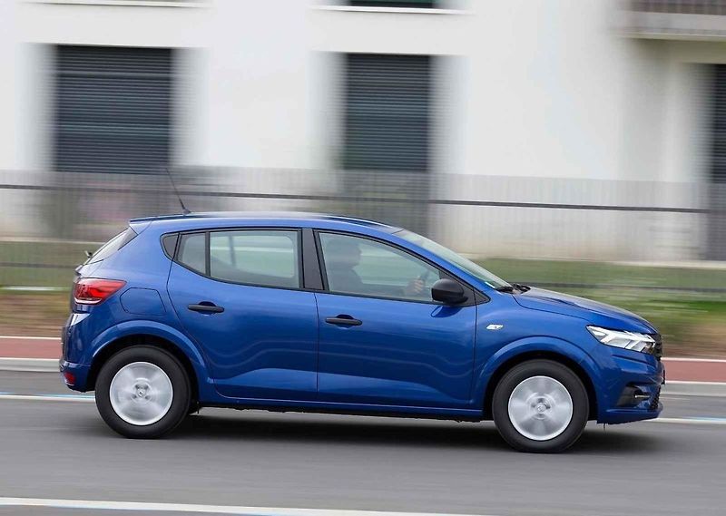 Verze Stepway nabídne zajímavě vyřešený střešní nosič