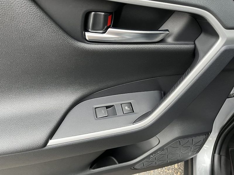 Toyota RAV4 2.5 TNGA PHEV Executive JBL - fotka 11 z 28