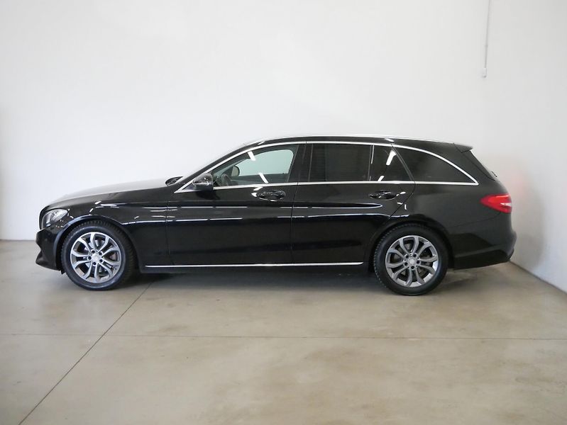 Mercedes-Benz Třídy C - fotka 3 z 29