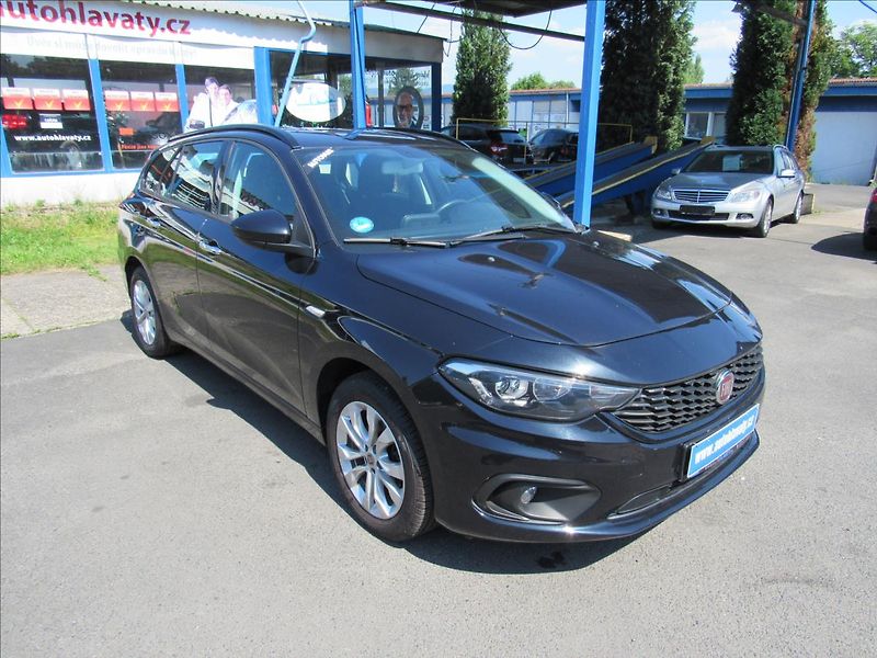 Fiat Tipo 1,6 MultiJet Automat - fotka 3 z 31