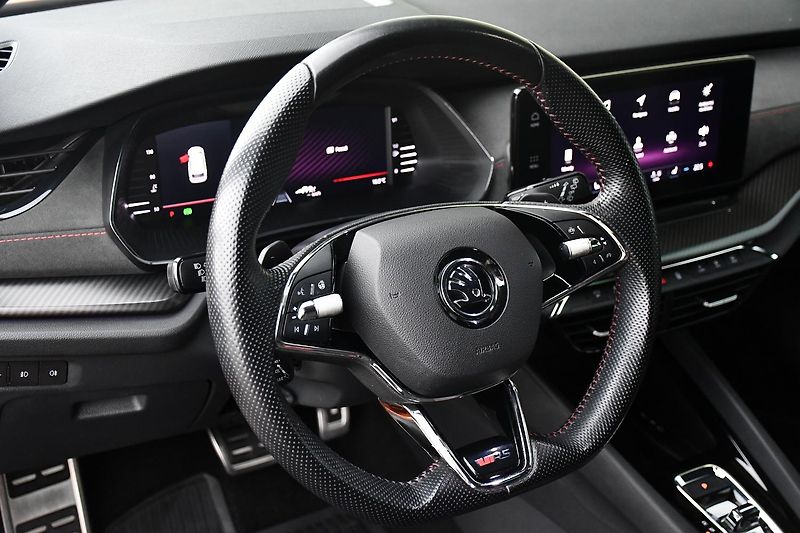 Škoda Octavia 2.0TDi RS DSG 1M ČR - fotka 16 z 39