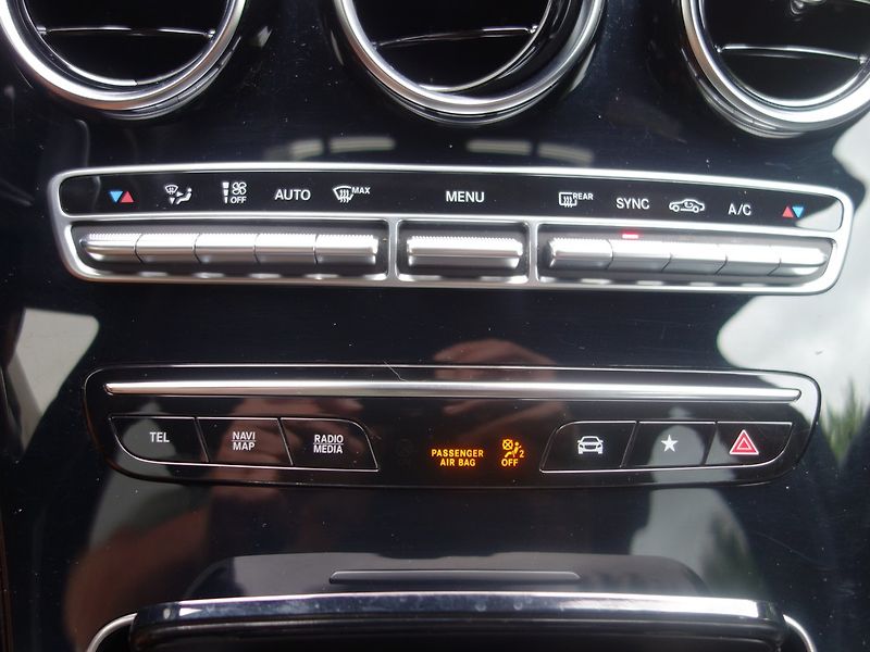 Mercedes-Benz GLC (2023) 63AMG*4M*KUPÉ*53000KM*ZÁRUKA!! - fotka 23 z 50