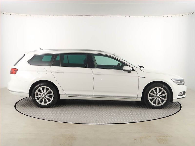 Volkswagen Passat (2015) Highline 2.0 TDI, 4X4 - fotka 6 z 17