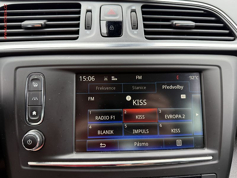 Renault Kadjar (2018) 1.6TDCi 4x4, LED, TZ, panor - fotka 12 z 19