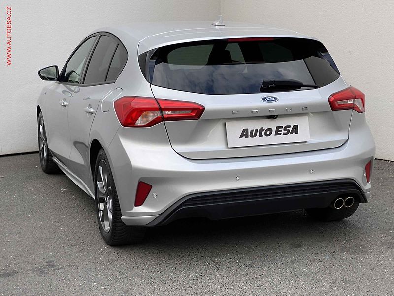 Ford Focus (2021) 1.0 EB, ST-Line, LED, navi - fotka 6 z 19