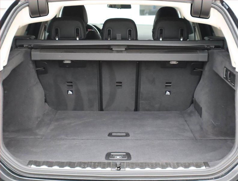 BMW Řada 3 (2020) 330 d xDrive, 4X4, Automat - fotka 13 z 18
