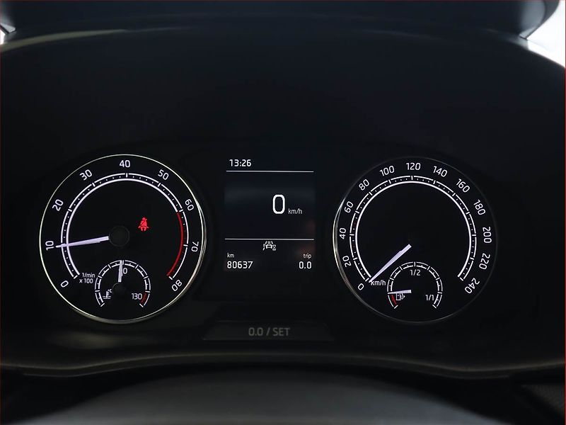 Škoda Fabia (2022) 1.0 TSI, Tempomat - fotka 11 z 19