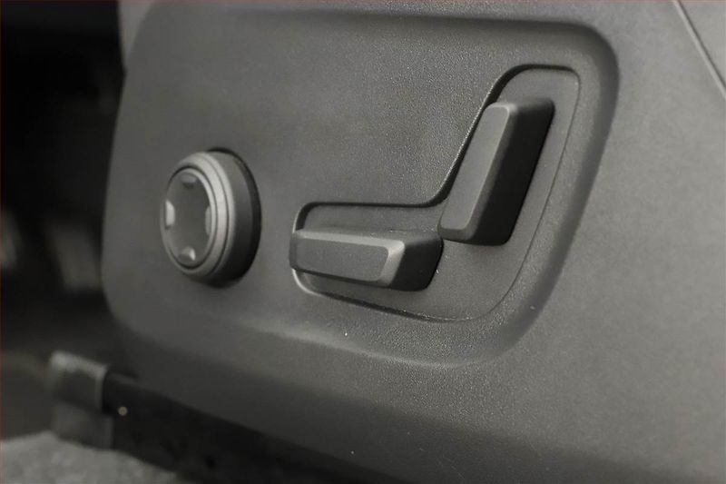 Volvo XC40 (2023) B3 - fotka 20 z 26