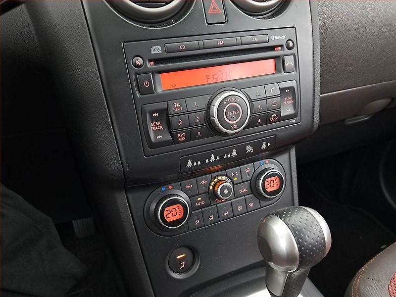Nissan Qashqai (2007) 2.0, 4X4, Automat, Tempomat - fotka 12 z 19