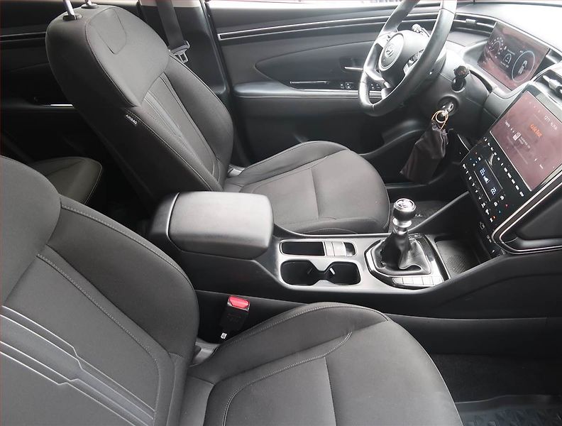 Hyundai Tucson (2022) 1.6 T-GDI - fotka 9 z 13