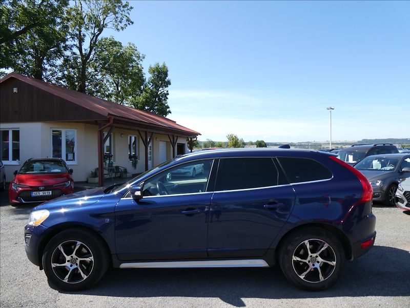 Volvo XC60 2,4 D5 Ocean Race AWD 158kW - fotka 6 z 51