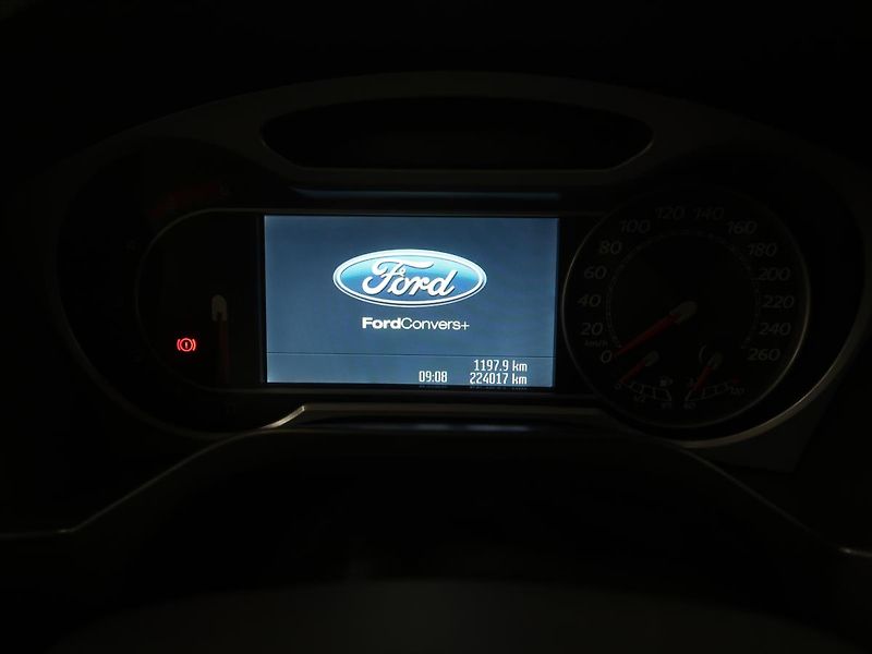Ford S-MAX 2,0 TDCi 96KW AT Titanium - fotka 24 z 31