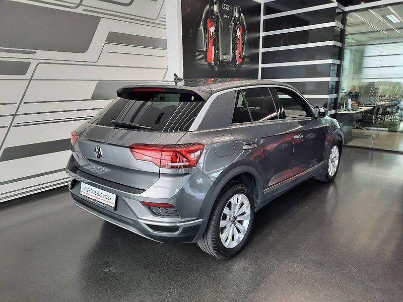 Volkswagen T-Roc (2022) Sport 1.5 TSI (110kW/150k) - fotka 2 z 21