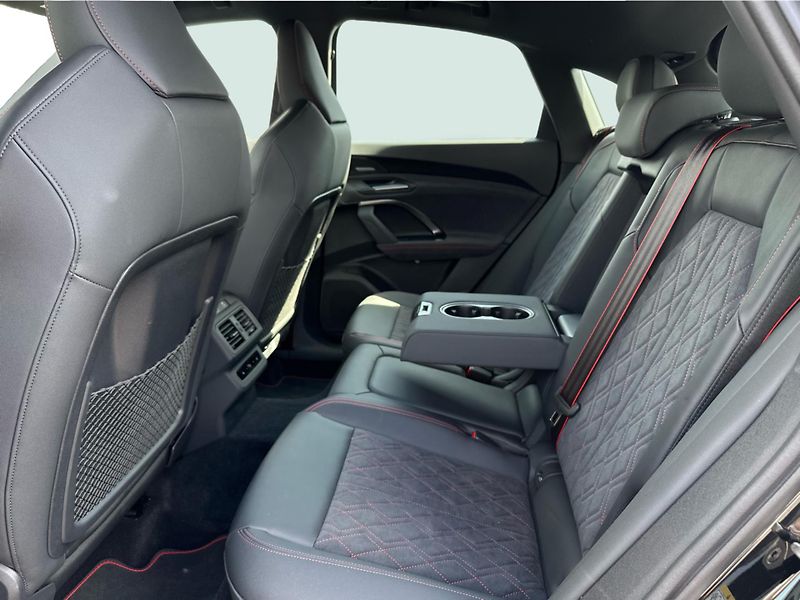 Audi Q5 (2026) SB e-hybrid quattro 220kW STR - fotka 12 z 24
