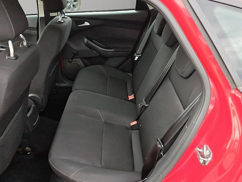 Ford Focus (2016) Trend čr. 1,0 ecoboost 125k pr - fotka 13 z 15